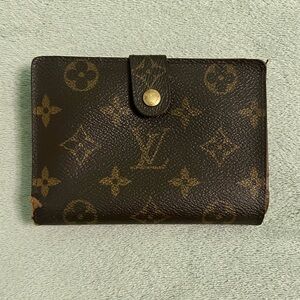Authentic Louis Vuitton Dark Brown Monogram Wallet